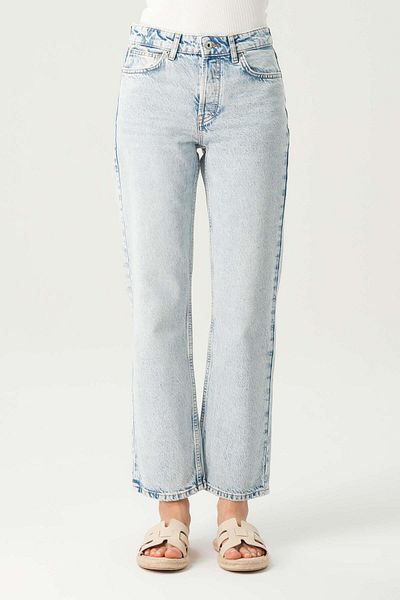 CROSS JEANS Eliza Light Blue Cropped Straight Fit Jeans - Patty Buttoned, C 4518-115