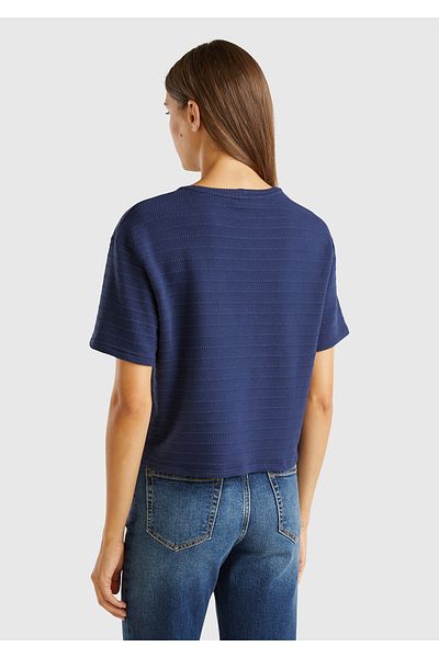 United Colors of Benetton Γυναικείο κοντό μπλουζάκι με στρογγυλή λαιμόκοψη σε μπλε βαμβακερό μείγμα - λεπτομέρεια τσέπης