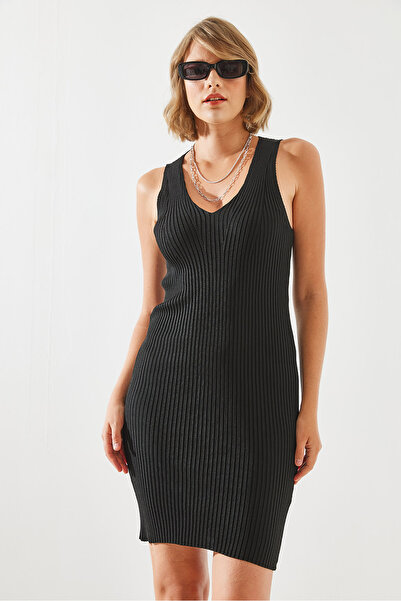 Bianco Lucci Dámské šaty 2022 s výstřihem do V – Model 3111