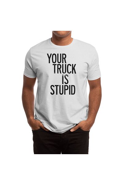 Fizello تي شيرت أبيض للرجال والنساء - تي شيرت "Your Truck Is Stupid" للجنسين