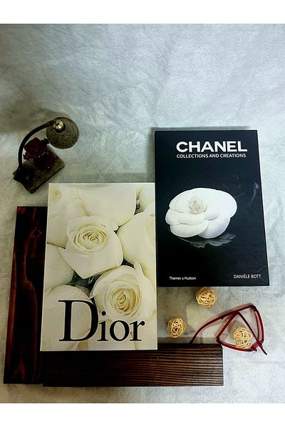 Saccura Decor Black and White Rose Detailed 2-Piece Decorative Book Box