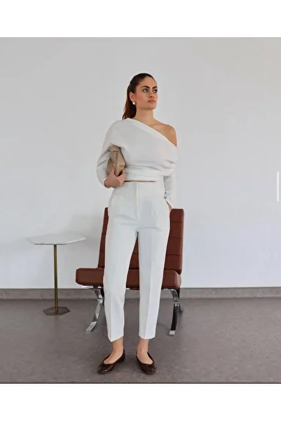MetuCA Women's White One Shoulder Low-Cut Long Sleeve Solid Body Blouse