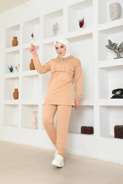 BURCU TESETTÜR بغطاء رأس طقم بدلة رياضية محتشمة بقصة مريحة وسحاب نصفي - 1019