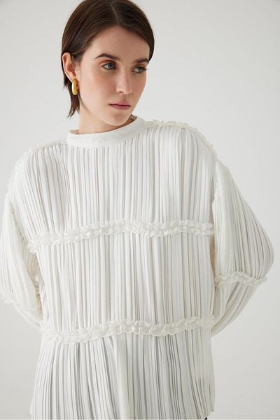 Exquise Pleated Detailed Blouse