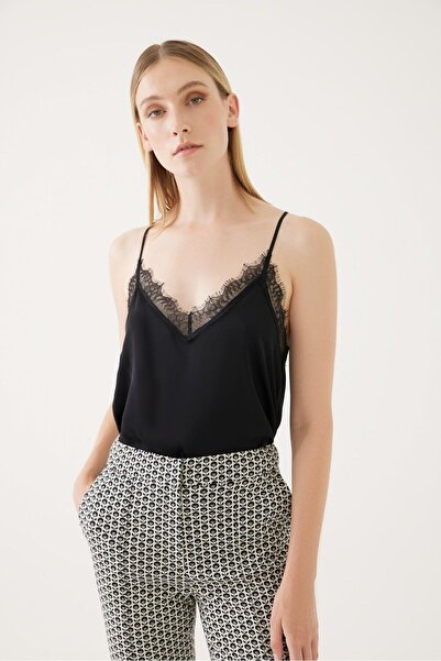 Exquise Μοντέλο μπλούζας βισκόζης με τιράντες και κορδόνια