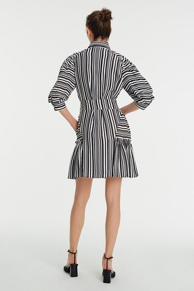 Exquise Rochie mini cu mâneci trei sferturi cu model dungi