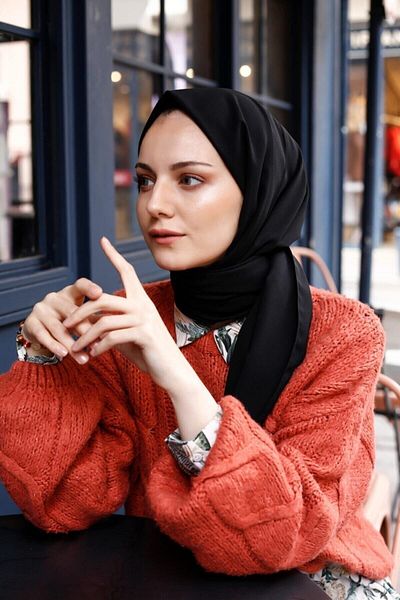 Venzecom Medina Silk Shawl Black