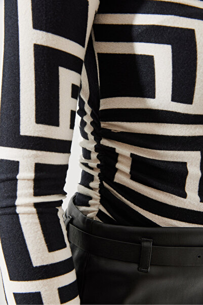 Bianco Lucci Gemusterte, langärmlige Damenbluse mit Kordelzug und Kragen - 20221005