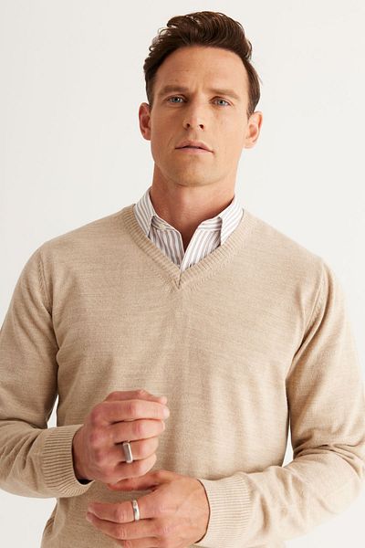 AC&Co / Altınyıldız Classics Beige Men's Knitwear Sweater - Anti-Pilling, V-Neck, Standard Fit