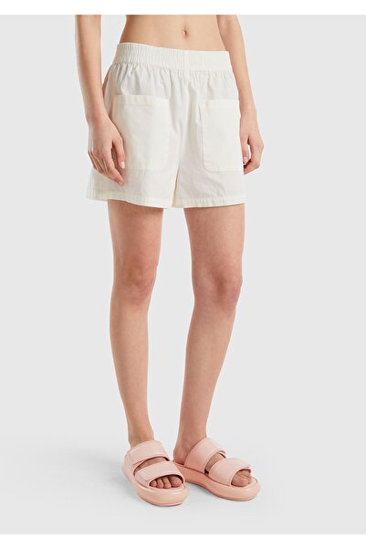 United Colors of Benetton Cream Colored Back Pocket Short Bermuda Pants for Women