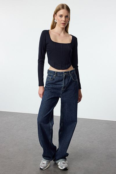 Trendyol Collection Szögletes gallérú, sötétkék Crop Interlock blúz - csővezeték részlet, felszerelt TWOAW23BZ00151