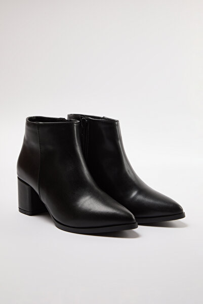 TRENDYOL SHOES Czarne damskie botki na obcasie typu block heel - zapinane na suwak Takaw25Bo00010