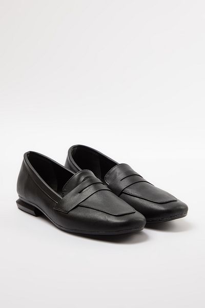 TRENDYOL SHOES Loafer für Damen - Schwarzes schlichtes Design Takaw25la00005