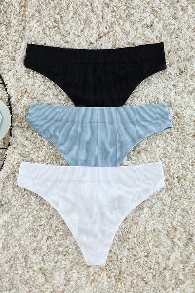 Trendyol Collection 3er-Pack schwarz-weiß-blaue nahtlose Strick-Tanga-Höschen THMAW25KU00021