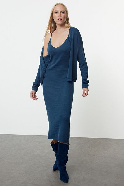 Trendyol Collection Indigo Midi Knitwear Premium Σετ Ζακέτα-Φόρεμα - Ειδικό νήμα TWOAW25EL00075