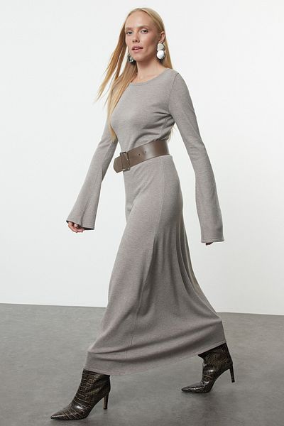 Trendyol Collection Strick-Midikleid aus Nerz mit Gürtel - TWOAW25EL00034