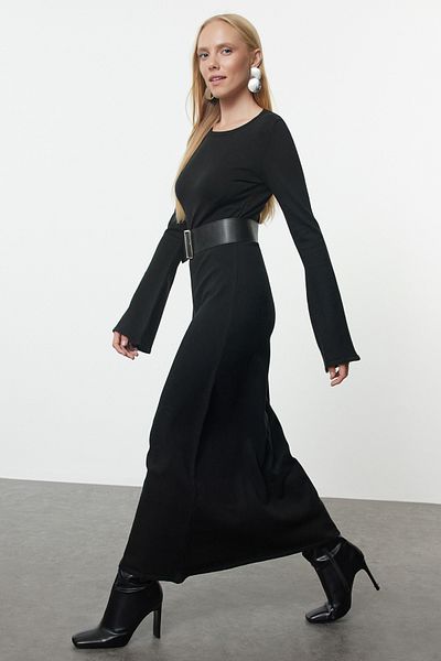 Trendyol Collection Pletené černé midi šaty s páskem - TWOAW25EL00034