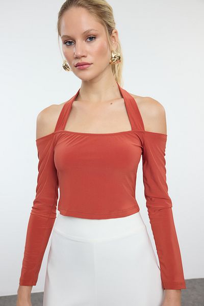 Trendyol Collection Bluză crop tricotată cu gât pătrat de culoare cărămidă - TPRAW25BZ00015
