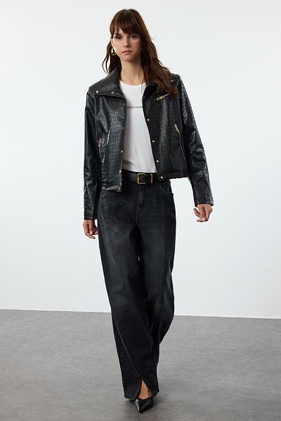 Trendyol Collection Czarna kurtka ze sztucznej skóry - regularny krój, wzór zwierzęcy, Twoaw25Mo00218