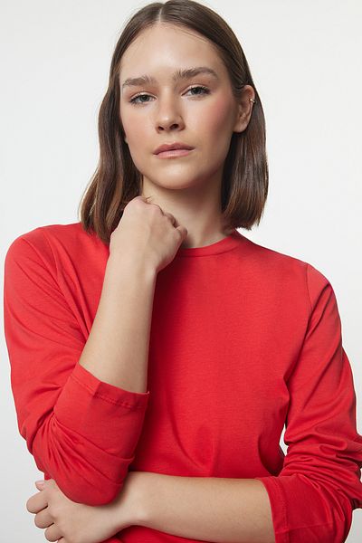 Trendyol Collection Hosszú ujjú környakú piros kötött póló - 100% pamut, RegularFit Twoaw21ts0098