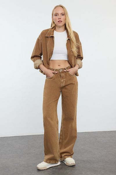Trendyol Collection Braune Jeans mit hoher Taille und weitem Bein - Twoaw25je00214