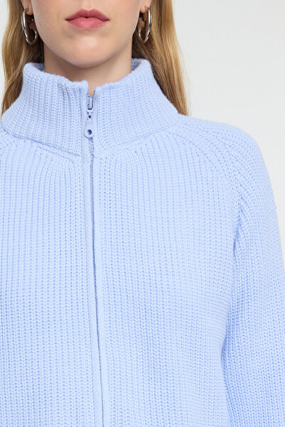 Trendyol Collection Světle modrý stojáček s límečkem na zip z pleteniny - Twoaw25Hi00099