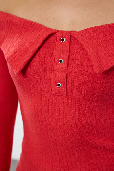 Trendyol Collection Rugalmas, zsinóros, piros kötött blúz - pattintható gallér részlet, illeszkedő TWOAW25BZ00172