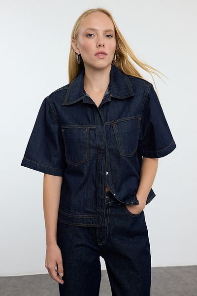 Trendyol Collection Rövid ujjú sötétkék farmer ing - TWOAW25GO00055