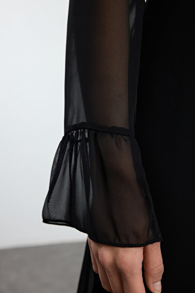 Trendyol Collection Černé šifonové midi šaty – zvířecí potisk, A-Line, stojáček, podšité – zimní Twoaw25El00173