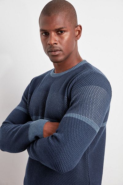 Trendyol Collection Pulover tricotat Indigo Slim Fit Crew Neck - Bloc de culoare TMNAW20LS0036