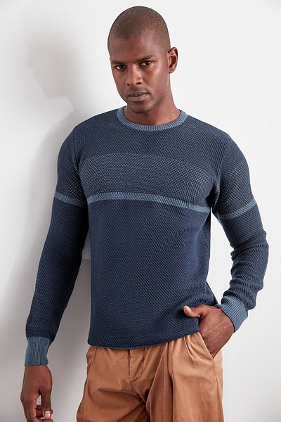 Trendyol Collection Pulover tricotat Indigo Slim Fit Crew Neck - Bloc de culoare TMNAW20LS0036