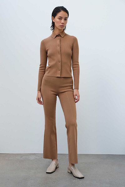 Mısırlı Cardigan de damă din tricotaje de culoare cămilă - guler cămașă, slim fit