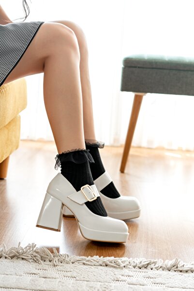 DİVOLYA Tasia Beyaz Rugan ( 9 cm Topuklu) Çift Tokalı Platformlu Topuklu Ayakkabı