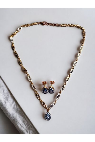 FAYRA ACCESSORIES Zircon Stone Detailed Water Drop Necklace and Earring Set