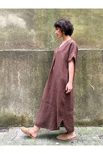 soBasic Rochie 100% in, cu decolteu în V, cu mâneci căzute și cu fante - maro