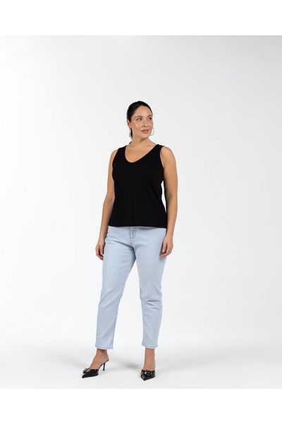 LUOKK بلوزة سوداء برقبة على شكل حرف V - أشرطة سميكة وSara Sitting