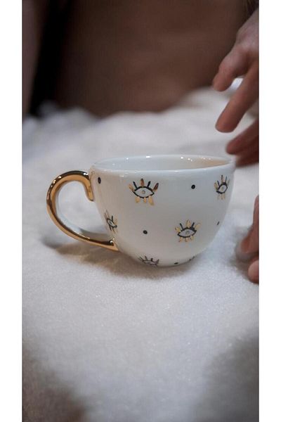 Xhoie Ceramics قاعدة منقوشة على شكل عين منحنية مرسومة يدويًا - كوب