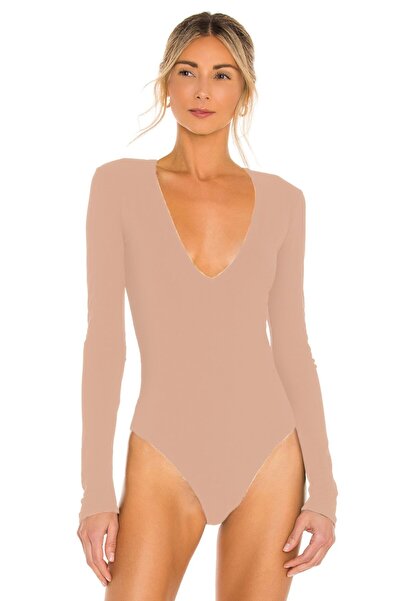 By Kul Design Γυναικείο κορμάκι από μεταξωτό ζέρσεϊ με λαιμόκοψη σε μπεζ χρώμα