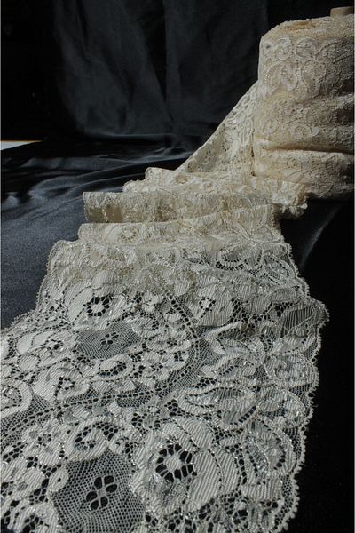 ÖZPAŞ TEKSTİL VE AKSESUAR Beige Lycra Lace Flower Road - 15 cm X 3 Mt.