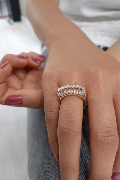 Fiyonk Kuyumculuk 14 Ayar Altın Taş Sallantılı Baget Yüzük