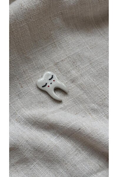 YAKA ART Mutlu Diş Porselen Broş