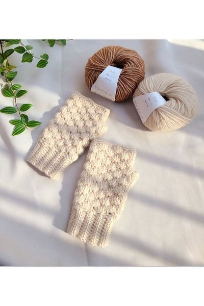 El örgüsü Cremefarbene fingerlose kurze Handschuhe – zum Handstricken und Häkeln