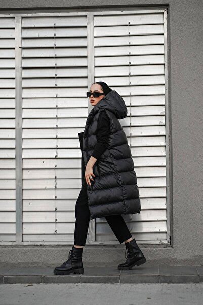 BURCU TESETTÜR Vestă neagră lungă cu glugă - Nst1616