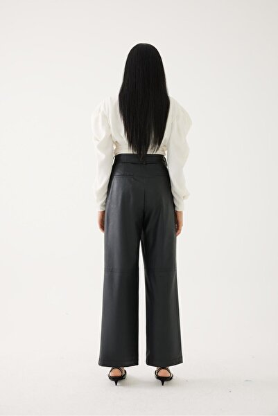 Exquise Leather Look Trousers