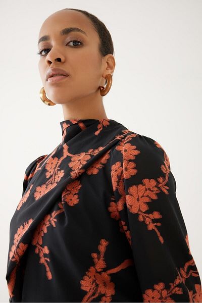 Exquise Rochie neagră florală portocalie