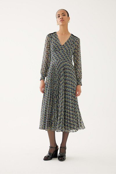 Exquise Patterned V-Neck Dress