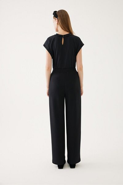 Exquise Simple and Stylish Trousers Model