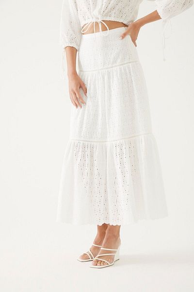 Exquise Layered Lace Look Skirt Model