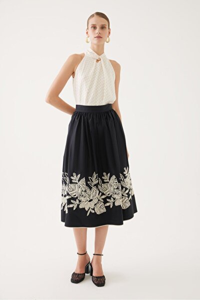 Exquise Halter Neck Blouse with Back Detail