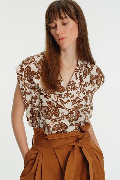 Exquise Sleeveless Patterned Linen Blouse